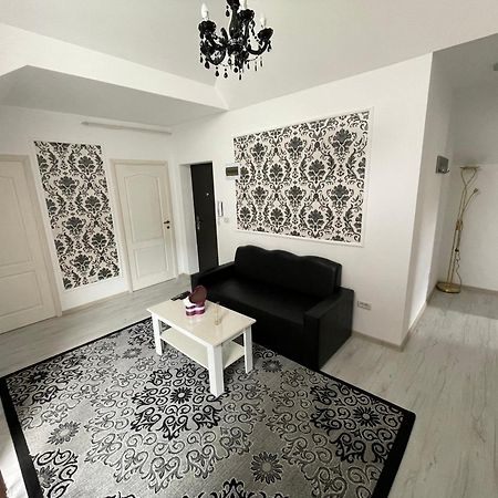 Sara Apartament Лугож Екстериор снимка