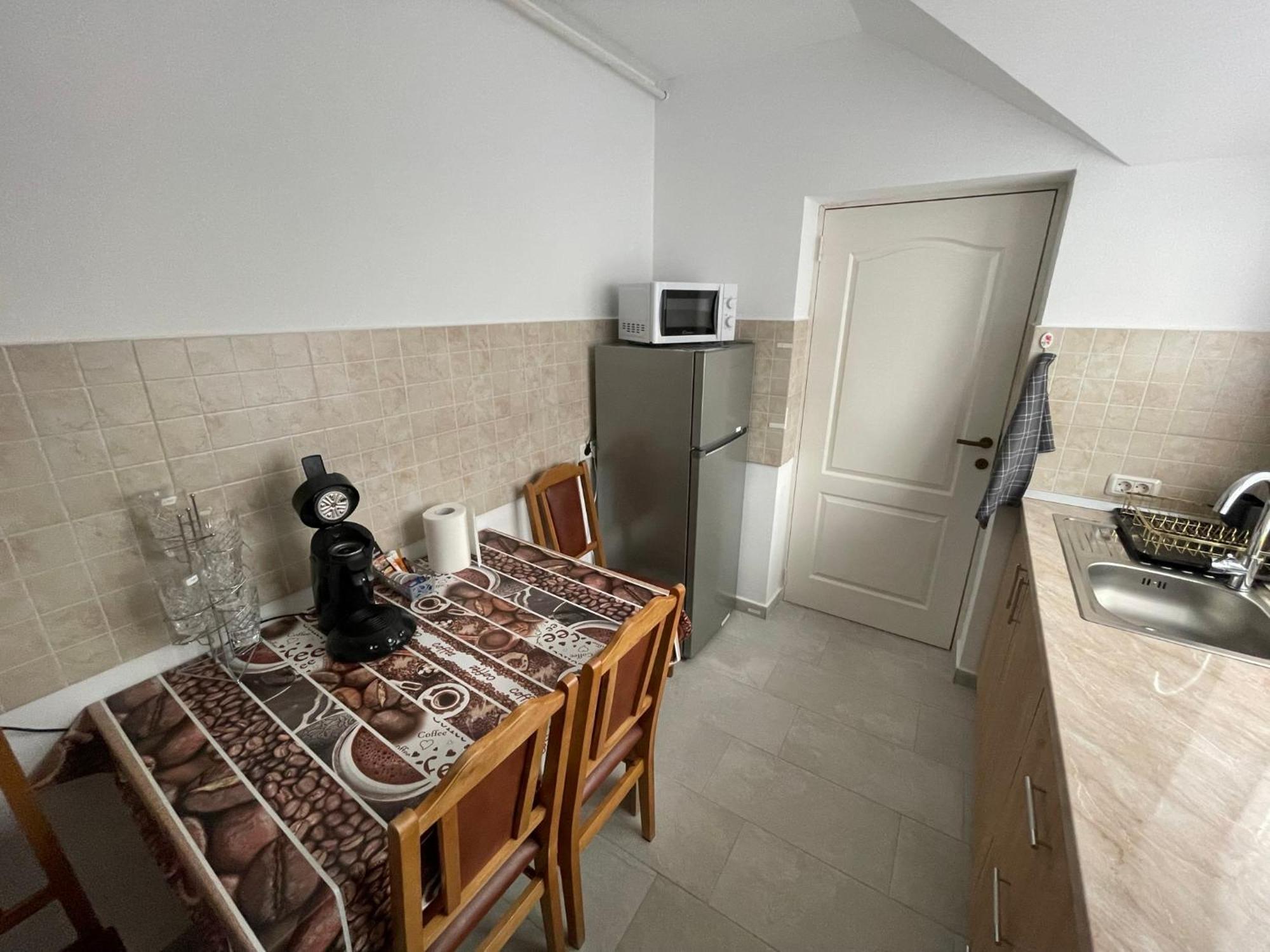 Sara Apartament Лугож Екстериор снимка