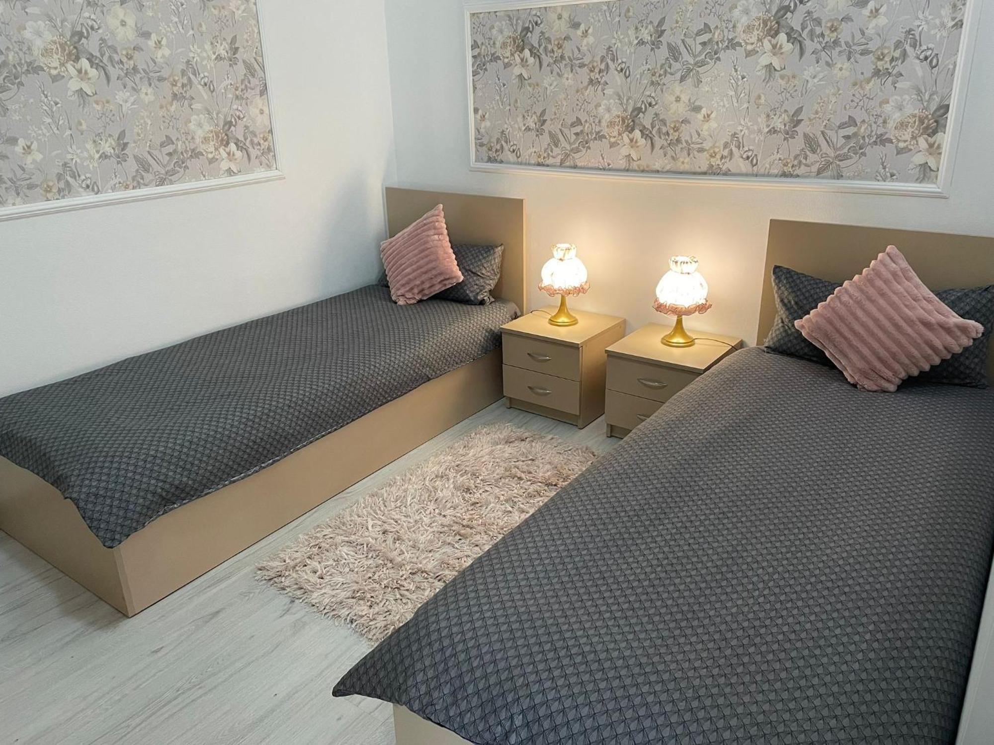Sara Apartament Лугож Екстериор снимка
